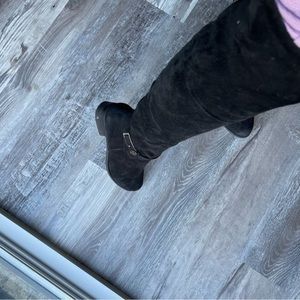 Women’s black suede over-the-knee winter boots with side zipper​ size 6.5